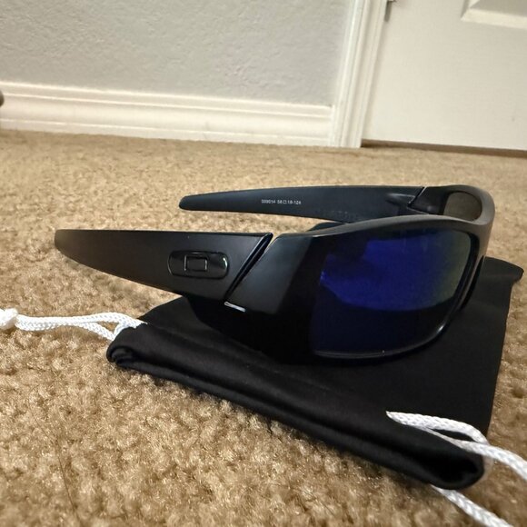 ( OO9014 ) Oakley Gascan Black Matte Frame Sapphire Iridium Lens - Picture 4 of 8